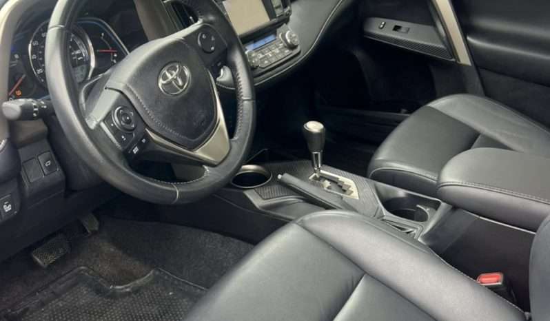 
								2018 Toyota RAV4 full									