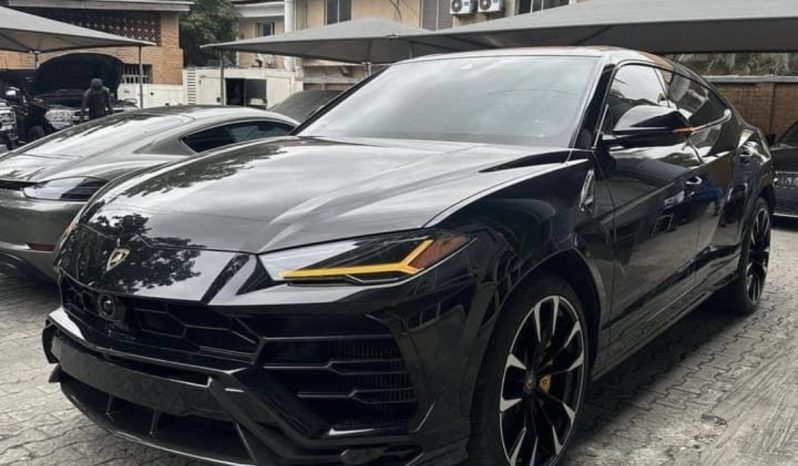 
								2020 Lamborghini Urus full									