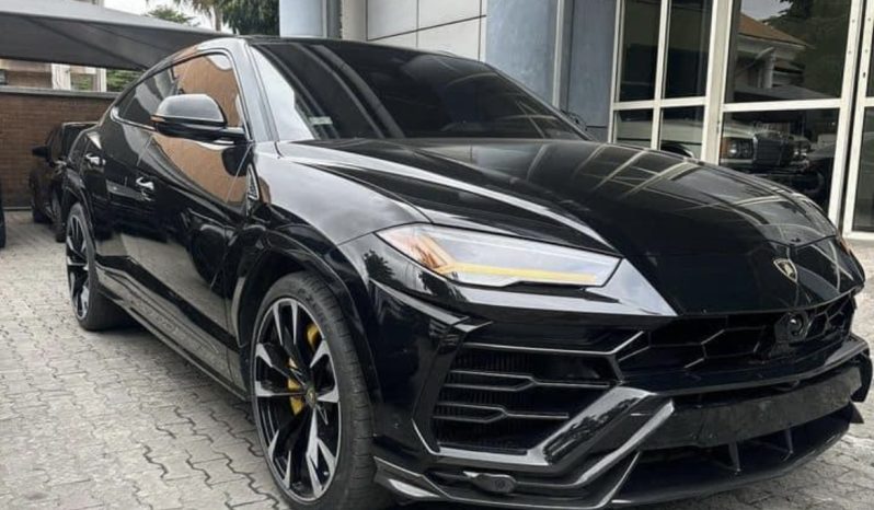 
								2020 Lamborghini Urus full									