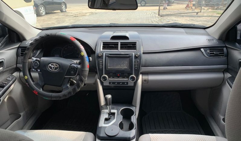 
								2012 Toyota Camry full									