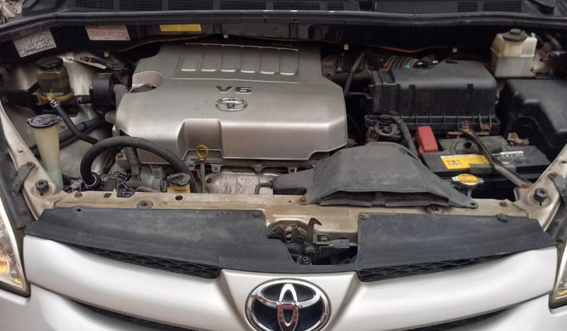 
								2010 Toyota Sienna full									