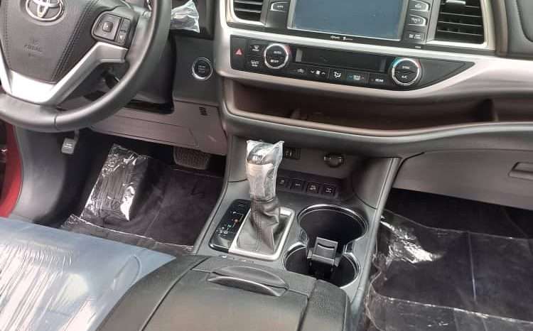 
								2018 Toyota Highlander full									