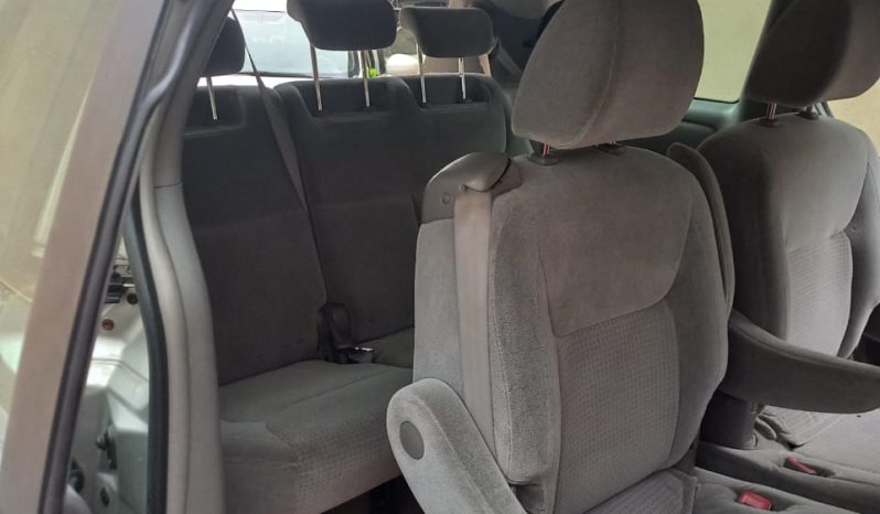 
								2010 Toyota Sienna full									