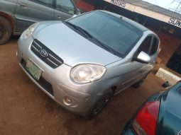 
										2010 Kia Rio full									