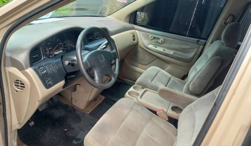 
								2002 Honda Odyssey full									