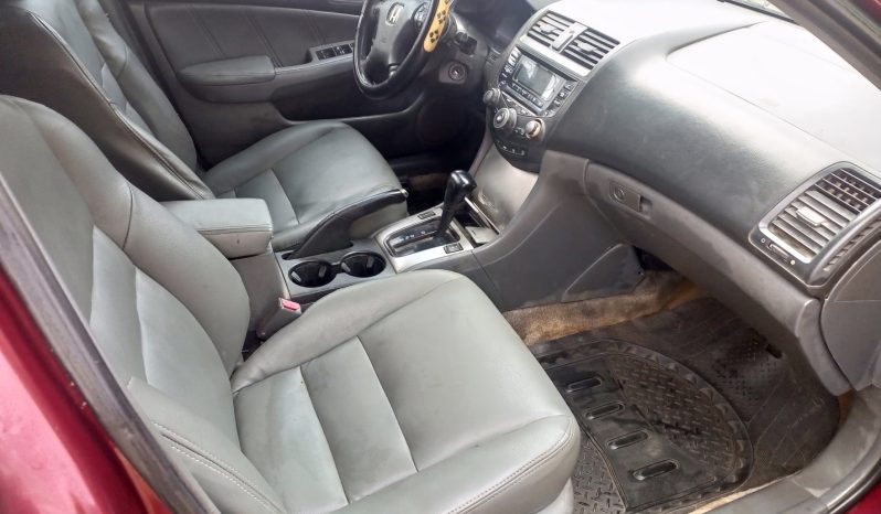 
								2005 Honda Accord full									