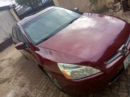 
										2005 Honda Accord full									