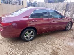 
										2005 Honda Accord full									