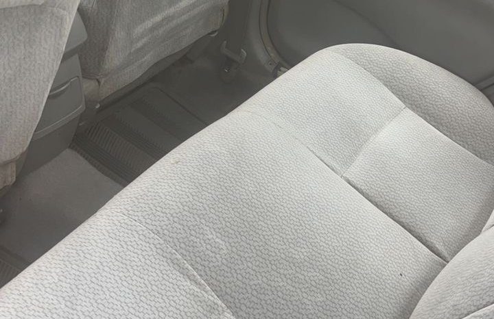 
								2004 Toyota Corolla full									