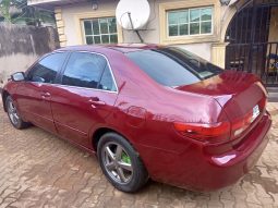 
										2005 Honda Accord full									