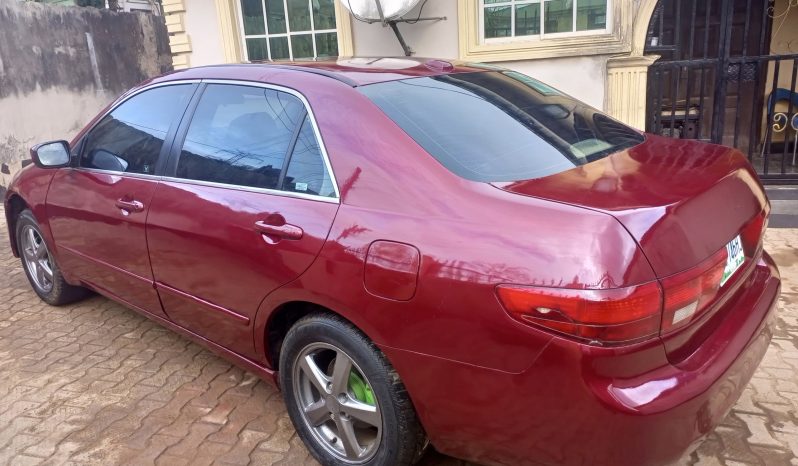 
								2005 Honda Accord full									