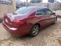 
										2005 Honda Accord full									