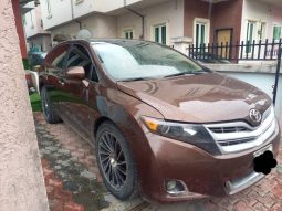 
										2010 Toyota Venza full									