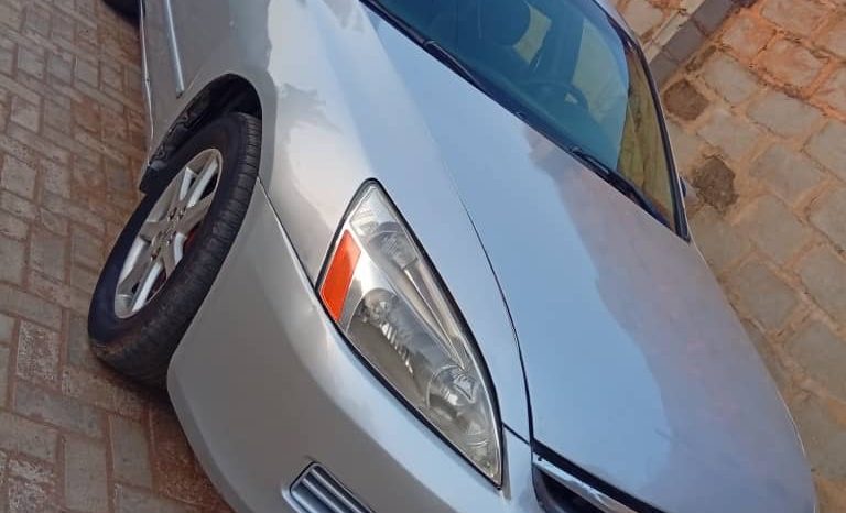 
								2007 Honda Accord full									