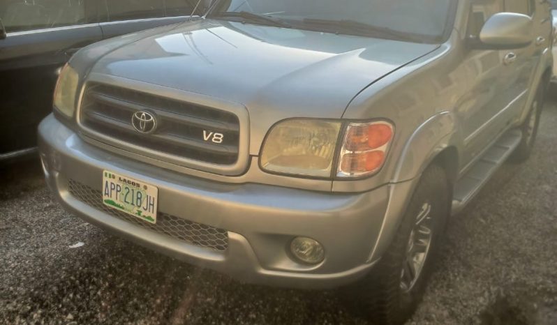 
								2005 Toyota Sequoia full									