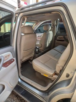 
										2005 Toyota Sequoia full									