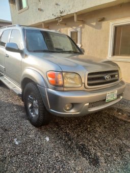 
										2005 Toyota Sequoia full									