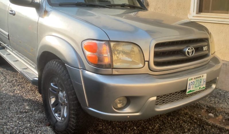 
								2005 Toyota Sequoia full									