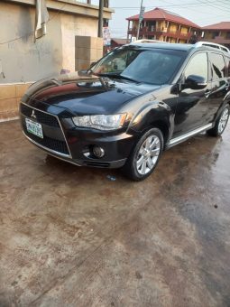 
										2010 Mitsubishi Outlander full									