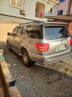 
										2005 Toyota Sequoia full									