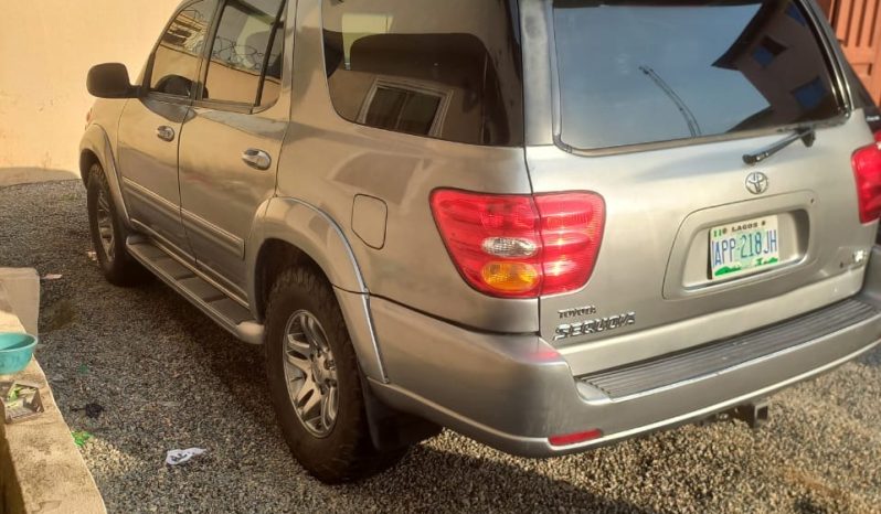 
								2005 Toyota Sequoia full									