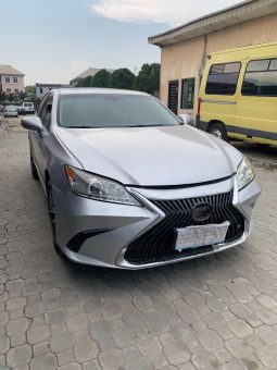 
										2011 Lexus ES350 full									