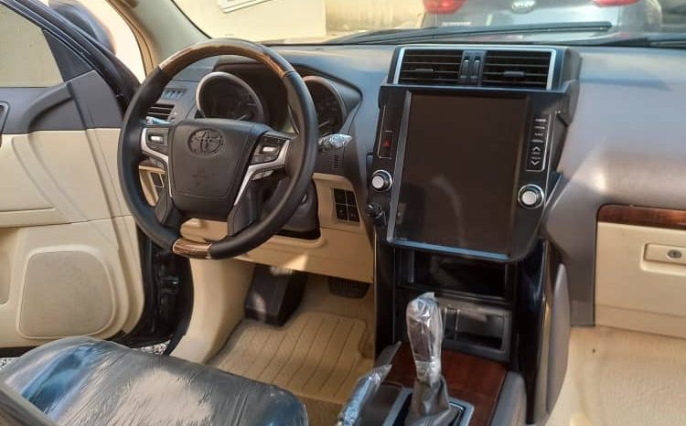 
								2015 Toyota Land Cruiser full									