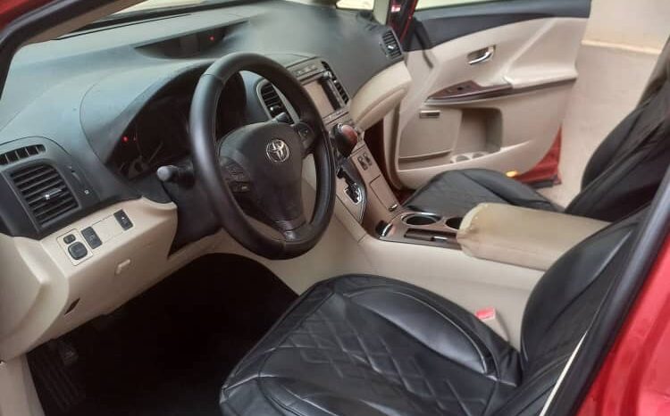 
								2010 Toyota Venza full									