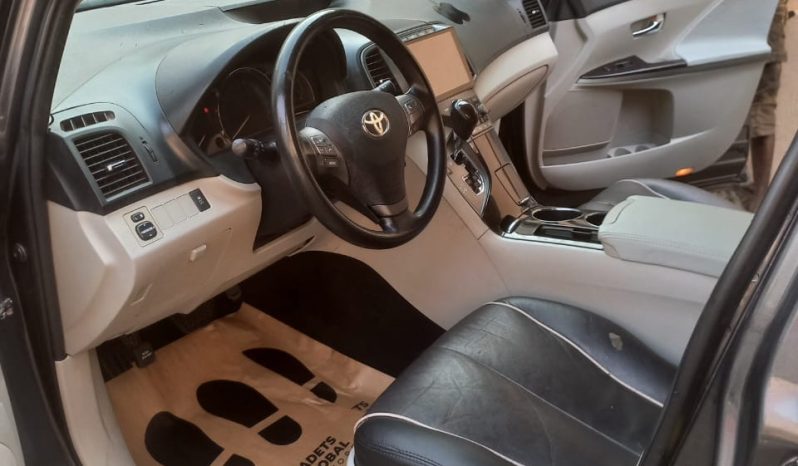 
								2011 Toyota Venza full									