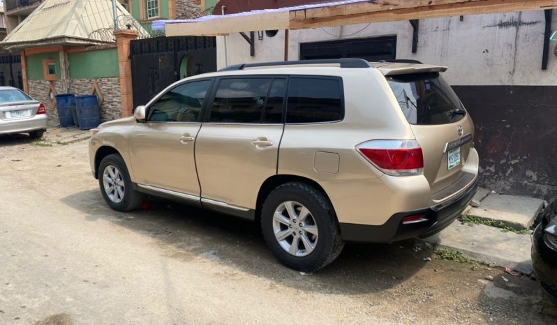 
								2012 Toyota Highlander full									