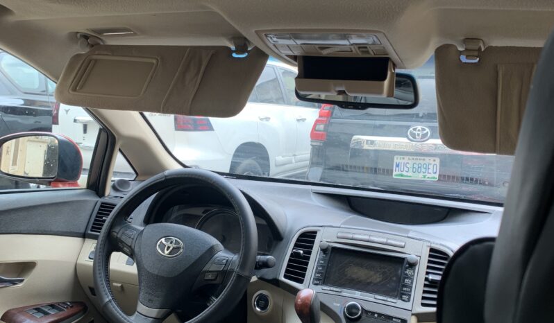
								2010 Toyota Venza full									