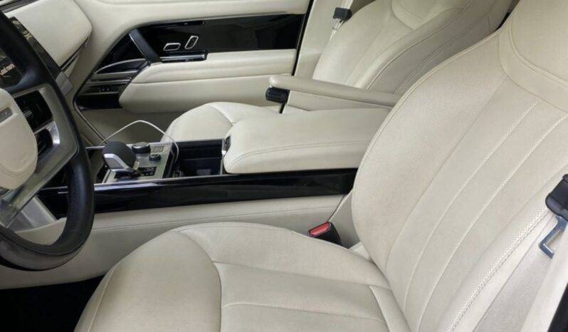 
								2025 Land Rover Vogue full									