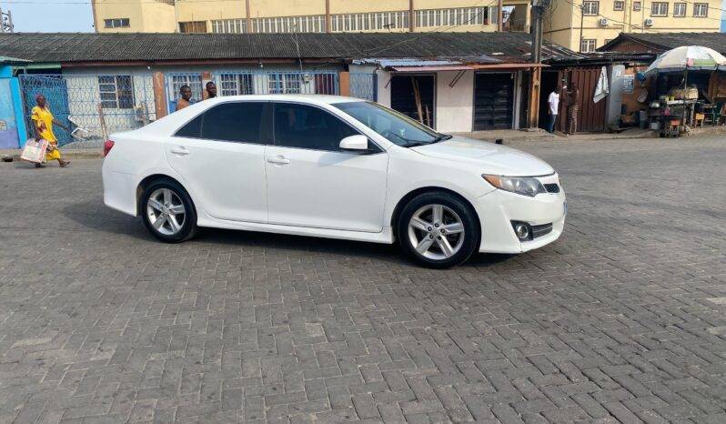 
								2013 Toyota Camry full									