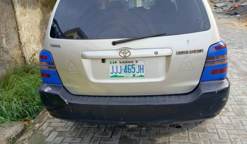 
								2003 Toyota Highlander full									
