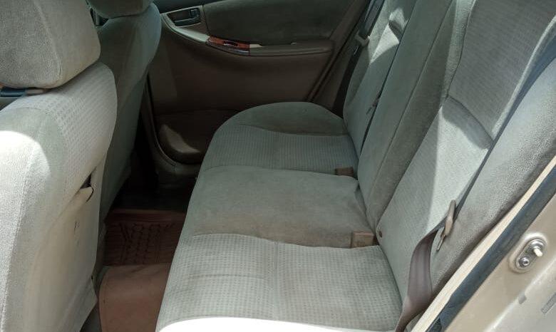 
								2005 Toyota Corolla full									