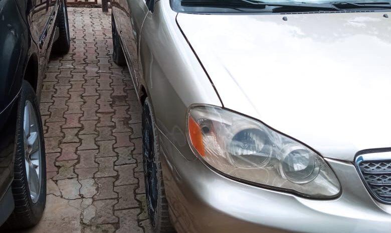 
								2005 Toyota Corolla full									