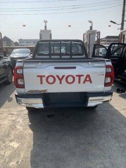 
										2023 Toyota Hilux full									