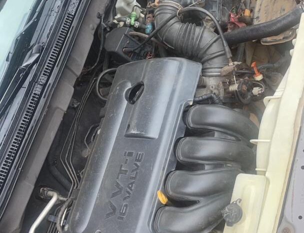 
								2004 Toyota Corolla full									