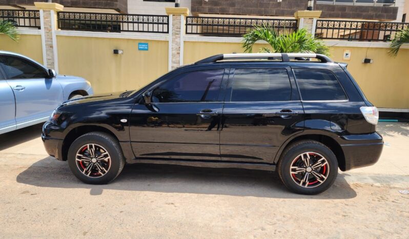 
								2003 Mitsubishi Outlander full									