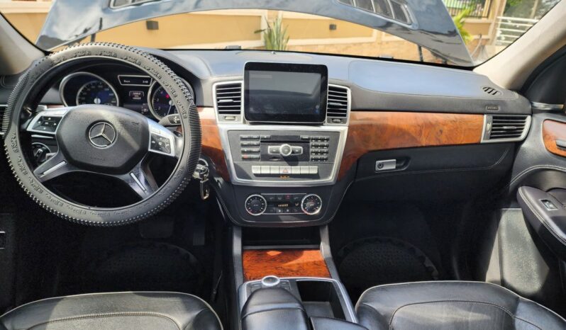 
								2017 Mercedes-Benz GLE 550 full									