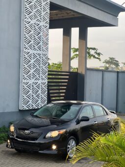 
										2011 Toyota Corolla full									