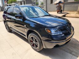 
										2003 Mitsubishi Outlander full									