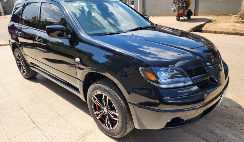 
								2003 Mitsubishi Outlander full									