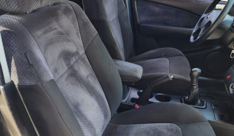 
								2003 Mitsubishi Outlander full									