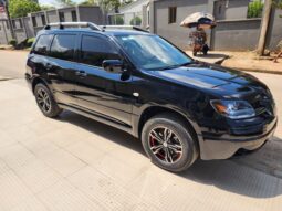 
										2003 Mitsubishi Outlander full									