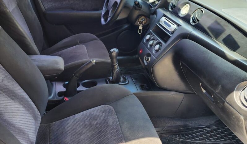 
								2003 Mitsubishi Outlander full									