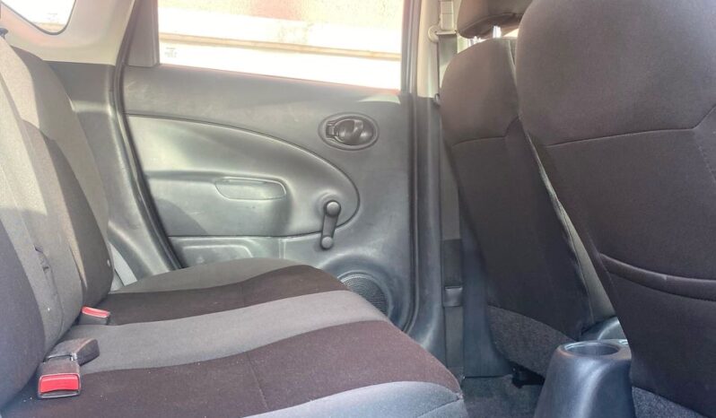 
								2015 Nissan Versa Note full									