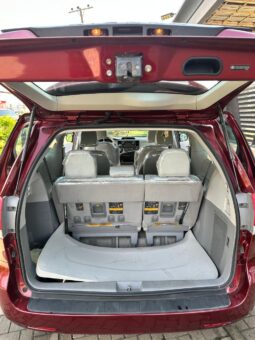 
										2015 Toyota Sienna full									