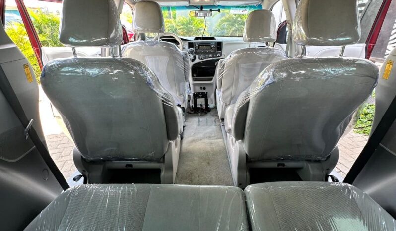 
								2015 Toyota Sienna full									
