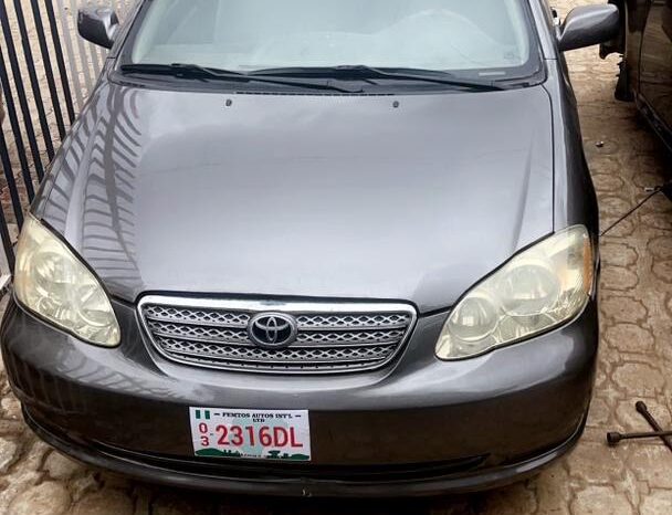 
								2004 Toyota Corolla full									